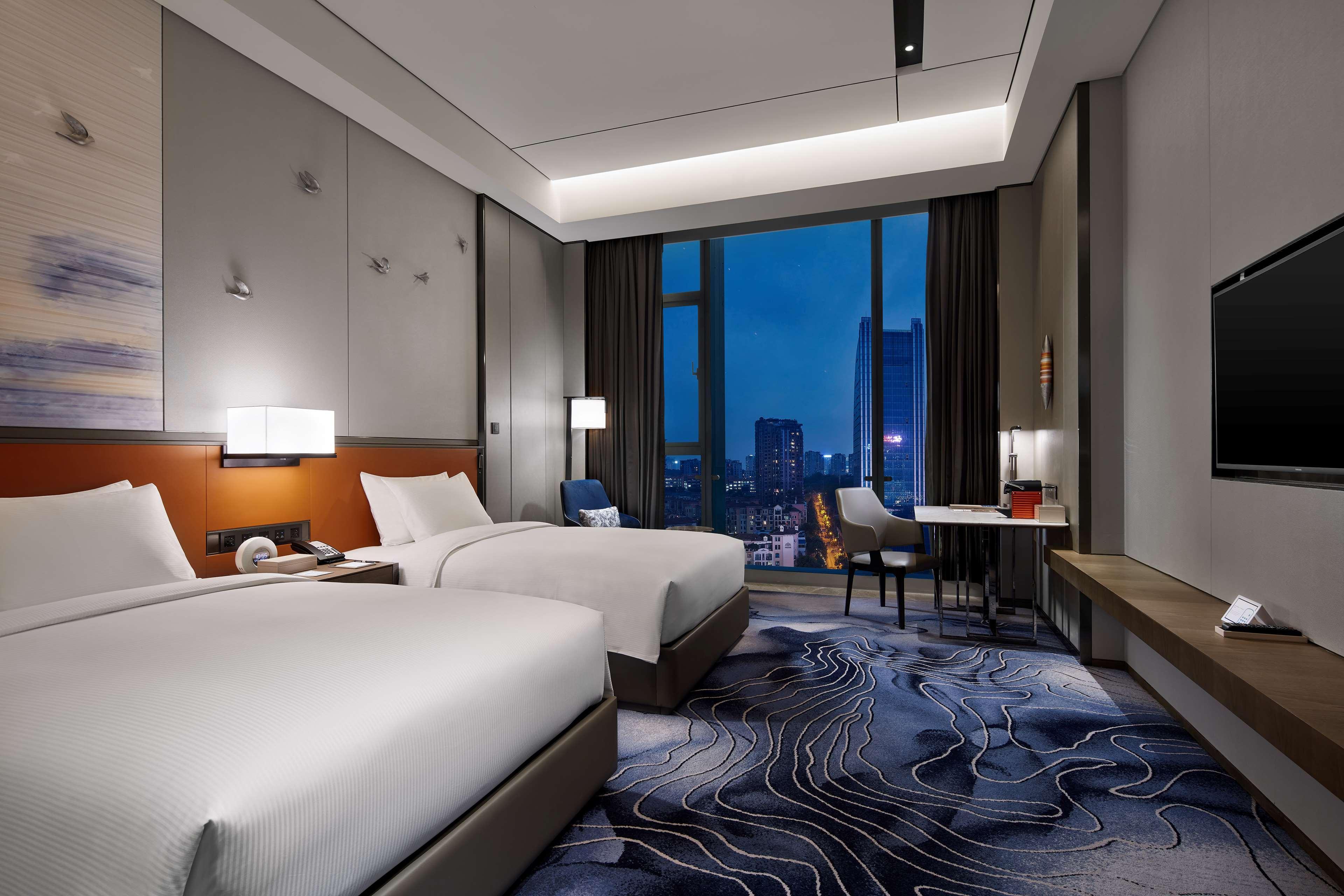 Hilton Guiyang Hotell Guiyang  Exteriör bild